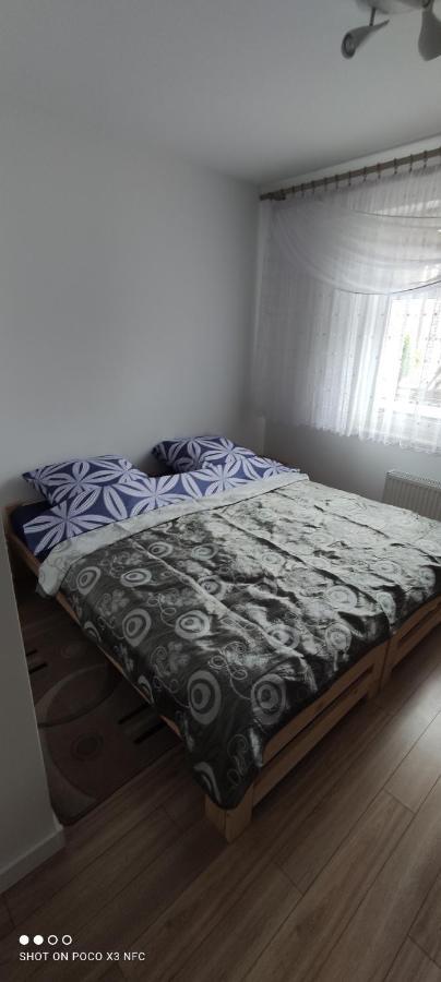 Apartament „Nad Jeziorkiem“ Lägenhet Kętrzyn Exteriör bild