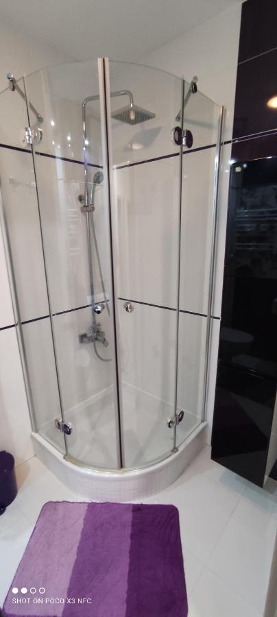 Apartament „Nad Jeziorkiem“ Lägenhet Kętrzyn Exteriör bild