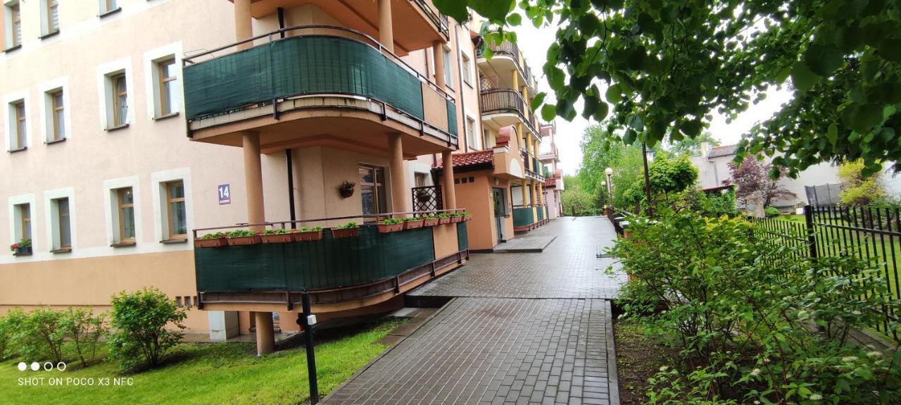 Apartament „Nad Jeziorkiem“ Lägenhet Kętrzyn Exteriör bild